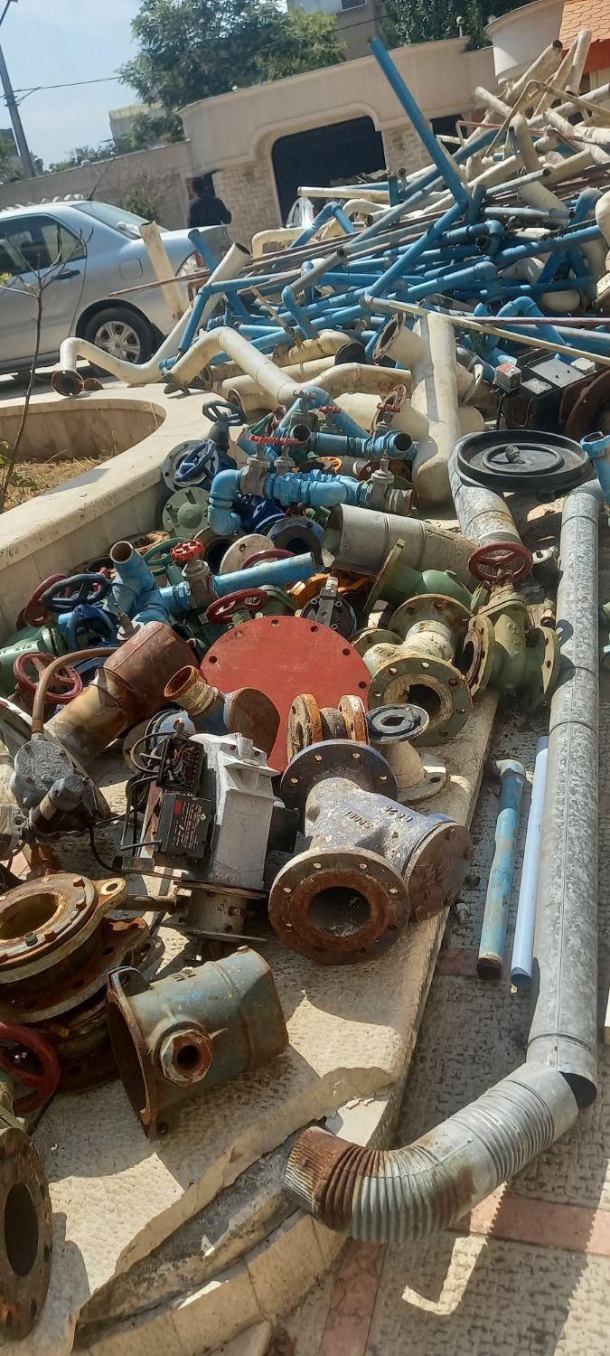 خرید ضایعات فلزی اهن آلومینیوم درپنجره کابینت وغیر|عمدهفروشی|مشهد, عبادی|دیوار