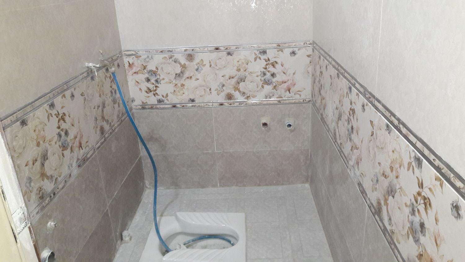 خدمات نصب کاشی وسرامیک چسبی   دوغابی  خورده کاری|خدمات پیشه و مهارت|اصفهان, احمدآباد|دیوار