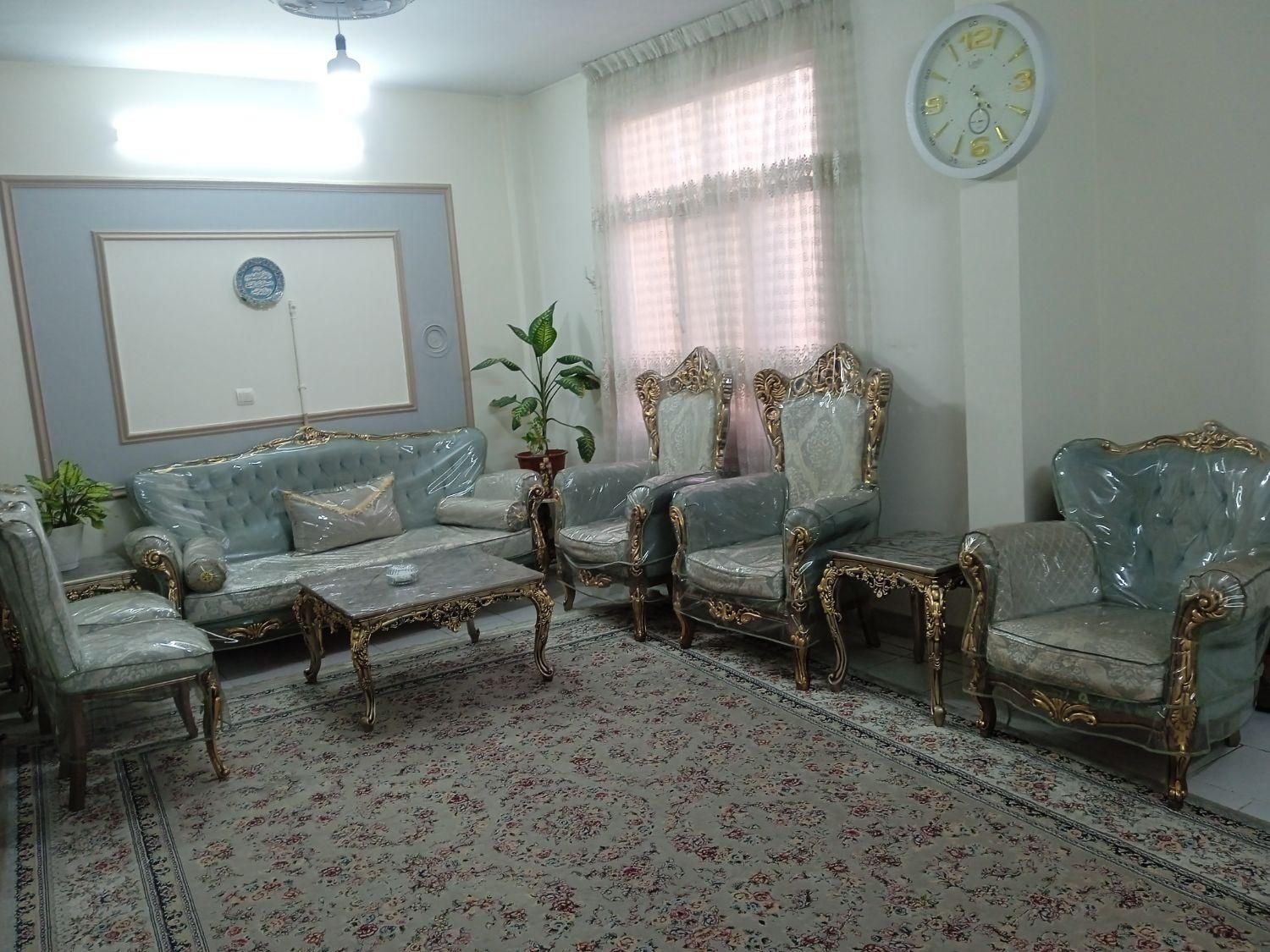 کاملاسالم وبدون شکستگی|مبلمان خانگی و میز عسلی|تهران, خاوران|دیوار