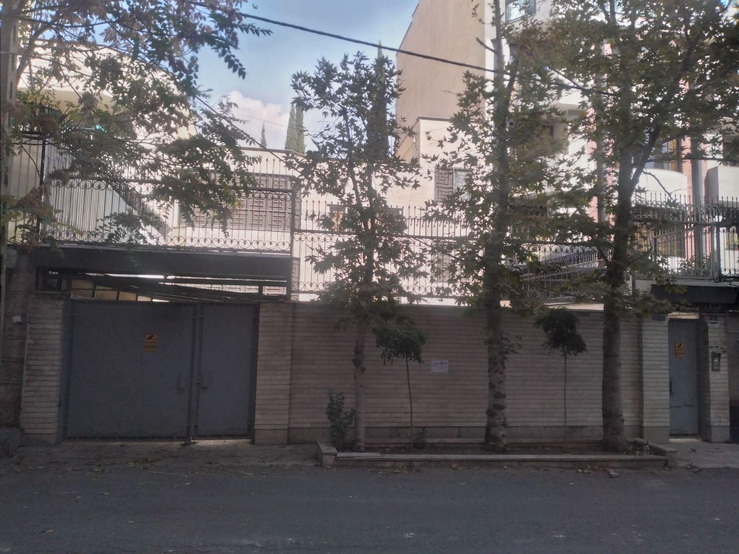 آجودانیه ۲۱۵ متر کلنگی با ۲ طبقه بنا|فروش زمین و ملک کلنگی|تهران, آجودانیه|دیوار
