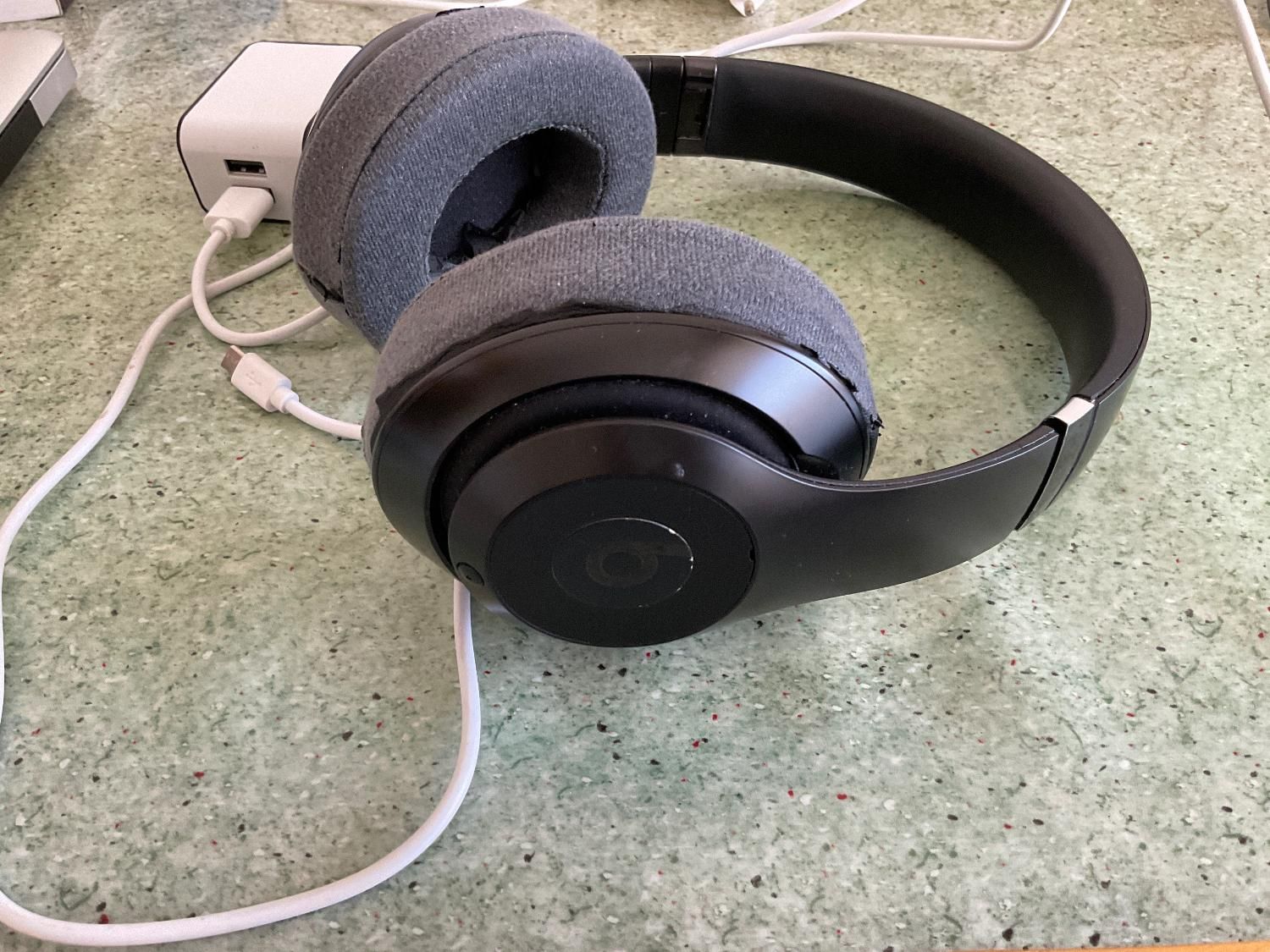 هدفون بلوتوثی   BEATS SATADIO PRO با قدرت بالا|لوازم جانبی موبایل و تبلت|تهران, امانیه|دیوار
