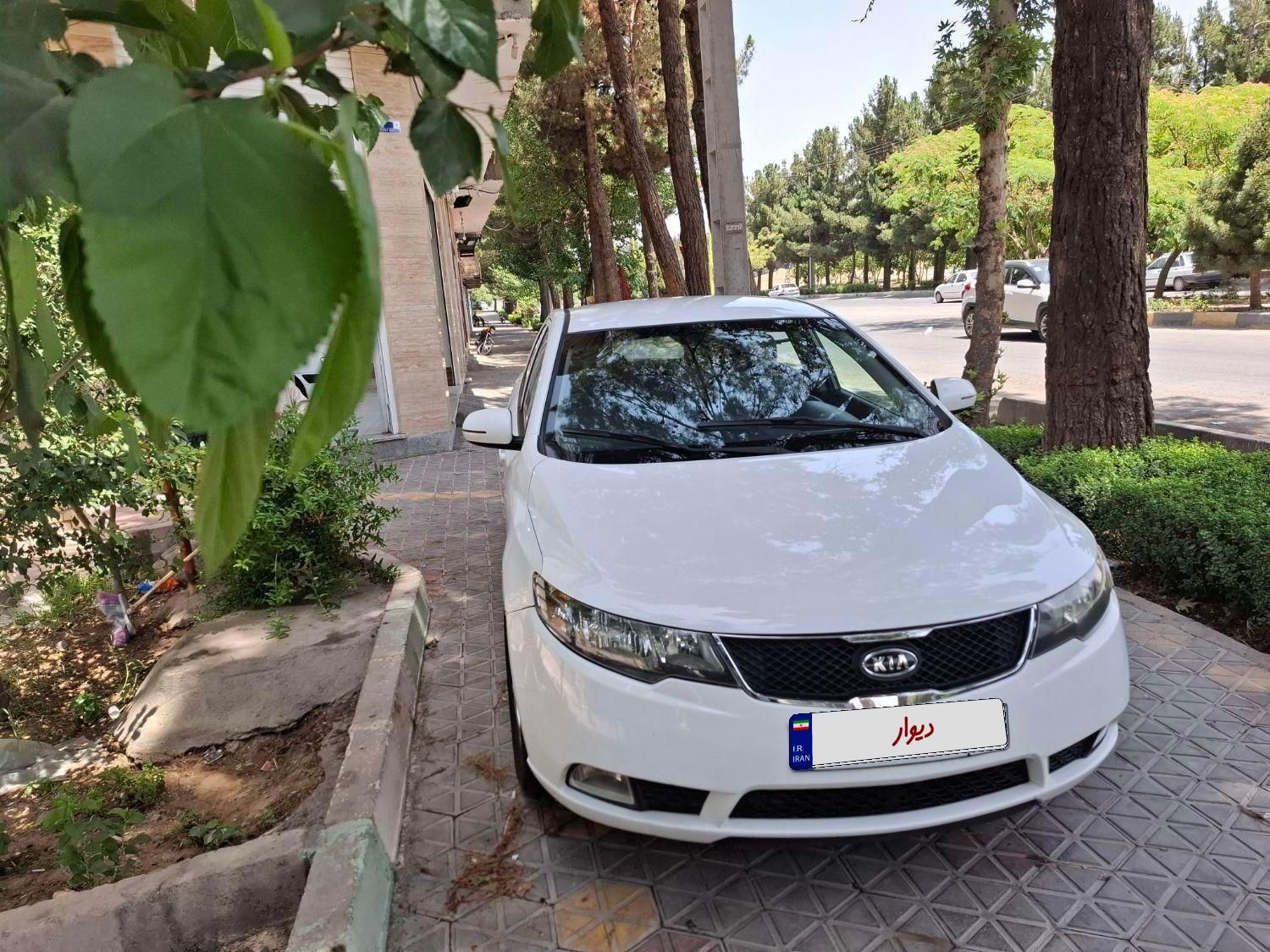 کیا سراتو مونتاژ دنده‌ای 1600cc، مدل ۱۳۹۴|خودرو سواری و وانت|اصفهان, آبشار|دیوار