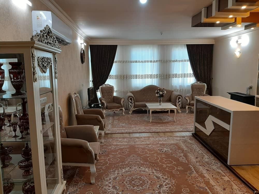 منزل شیک همکف نزدیک ب خانه تاریخی عامریها|اجارهٔ کوتاه‌مدت آپارتمان و سوئیت|کاشان, |دیوار