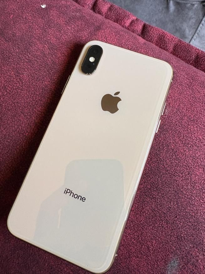 اپل iPhone XS با حافظهٔ ۶۴ گیگابایت|موبایل|اصفهان, باغ دریاچه|دیوار