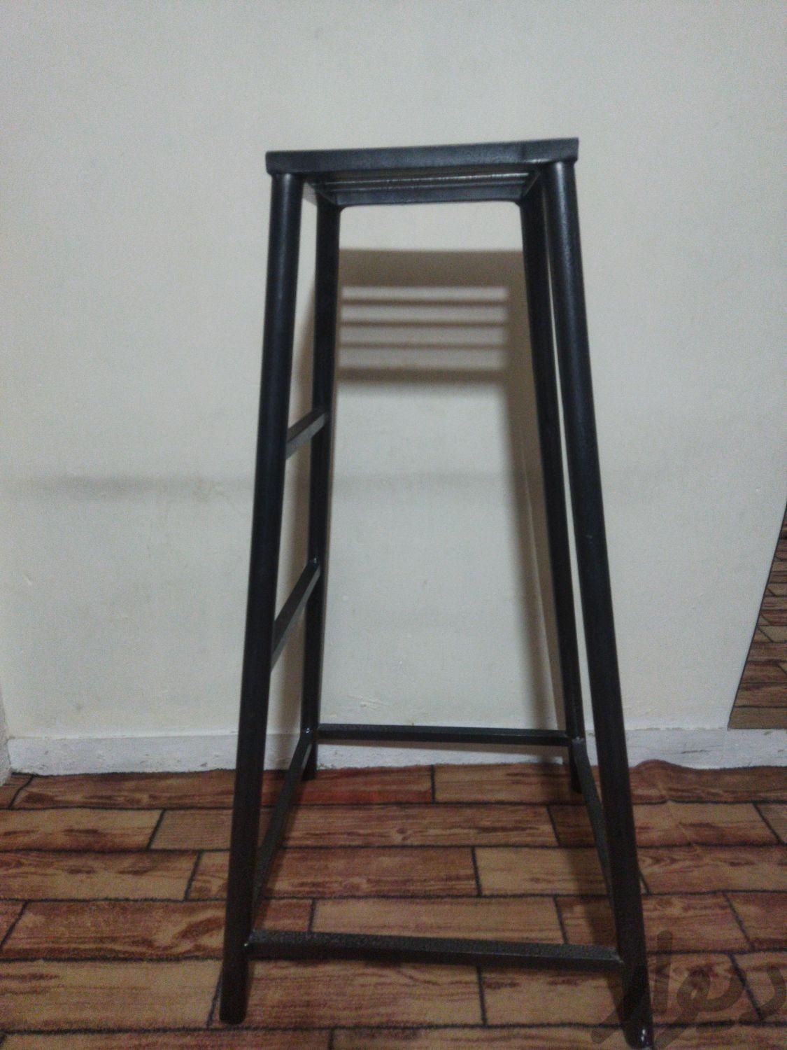 چهار پایه|صندلی و نیمکت|قدس, |دیوار