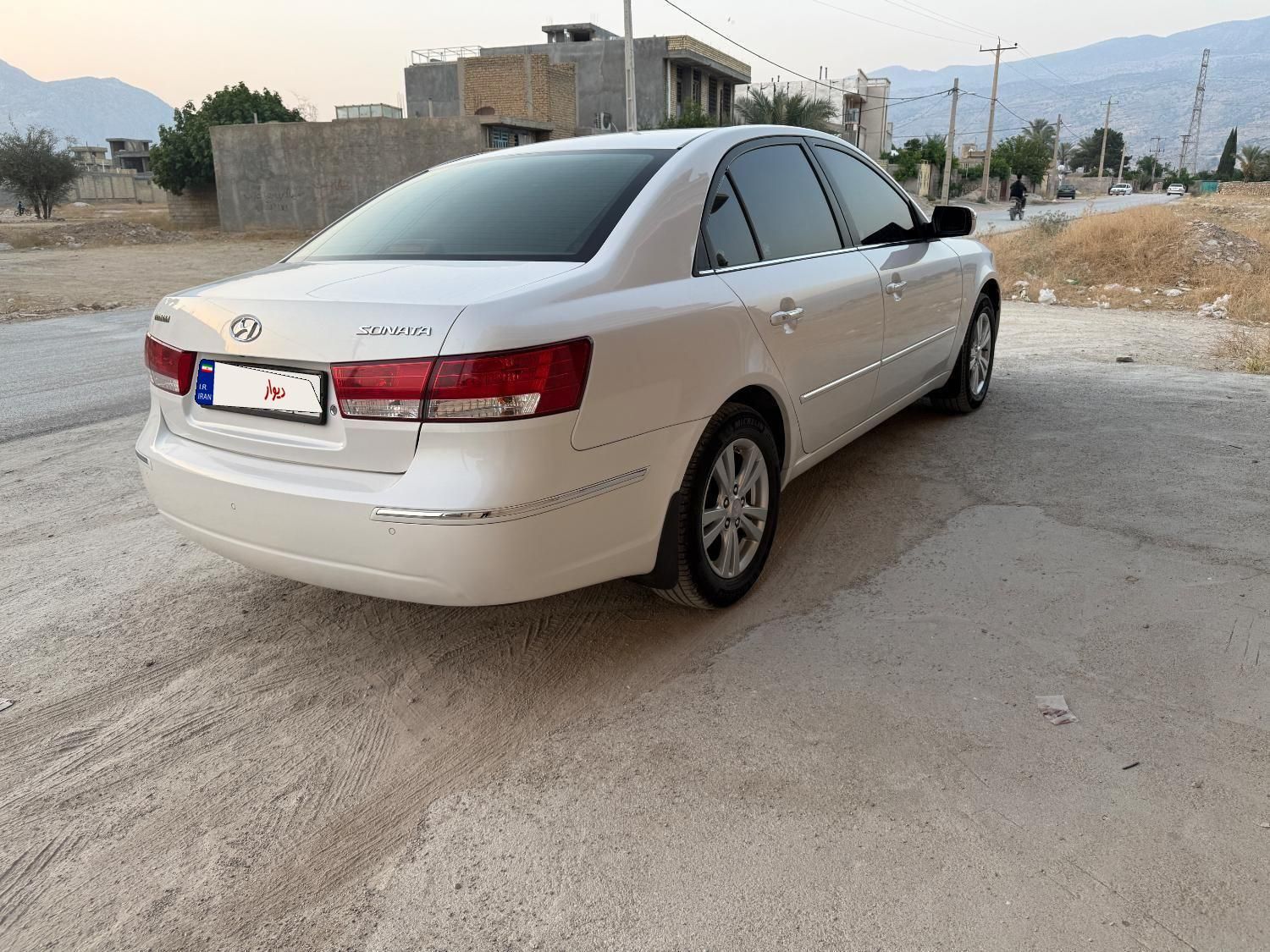 هیوندای سوناتا NF اتوماتیک 2400cc، مدل ۲۰۱۰|خودرو سواری و وانت|شیراز, گچی|دیوار