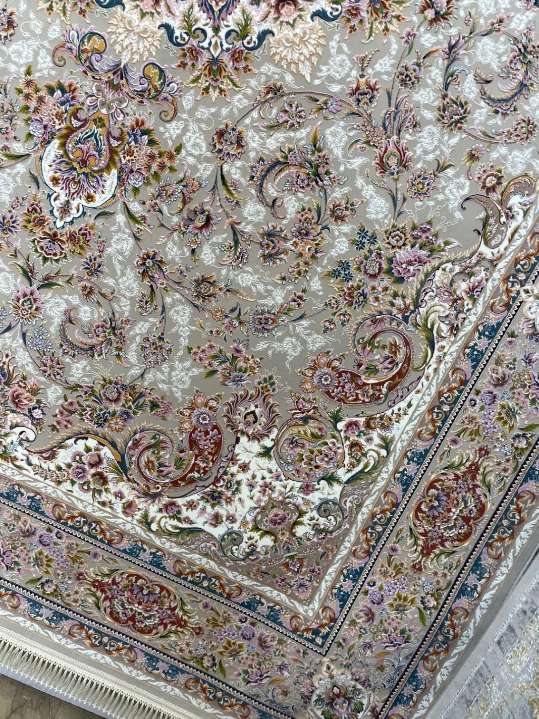 فرش ماشینی ۹ متری اولیابرجسته ۱۲۰۰شانه(فرش هنرمند)|فرش|تبریز, |دیوار