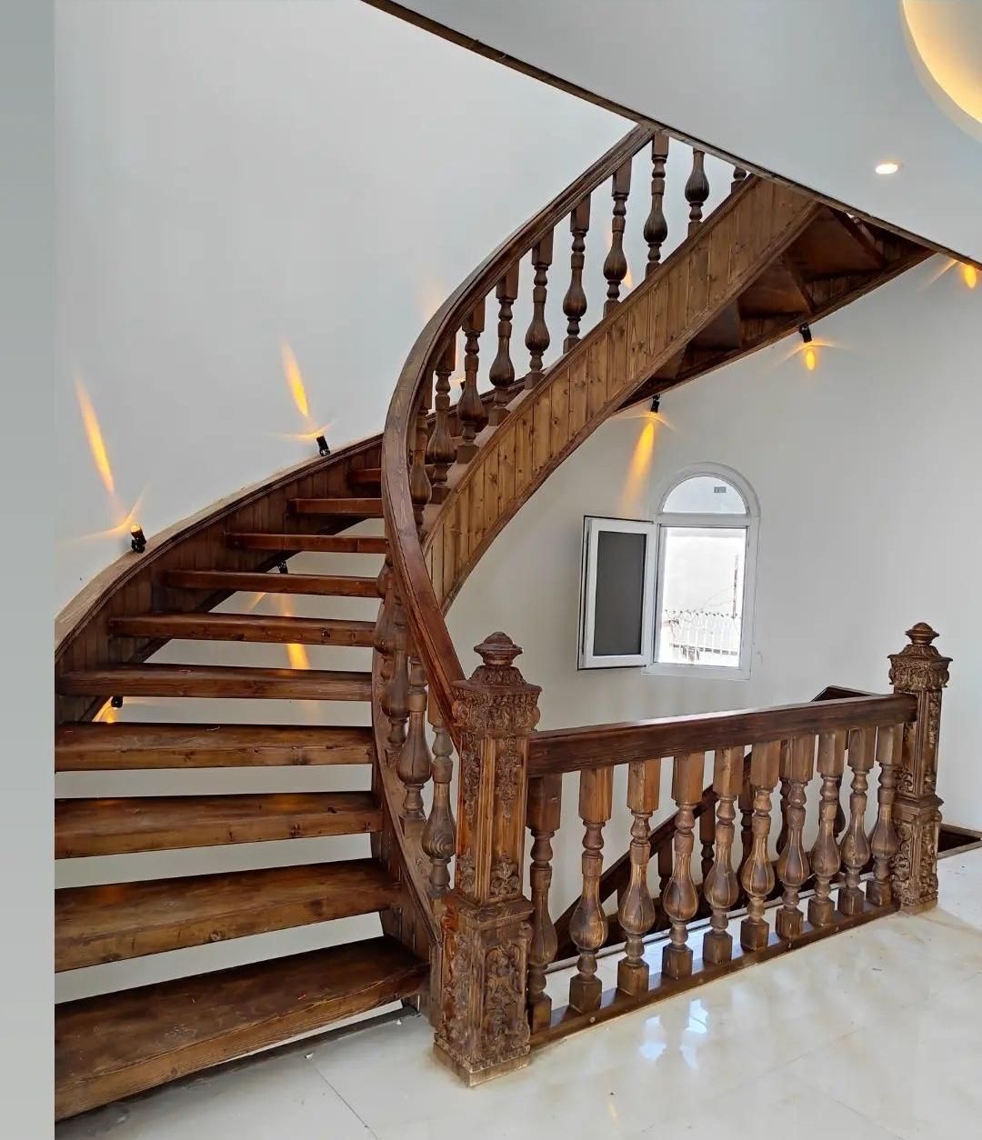 اجرای کف پله و نرده چوبی|خدمات پیشه و مهارت|کرج, کمال‌شهر|دیوار