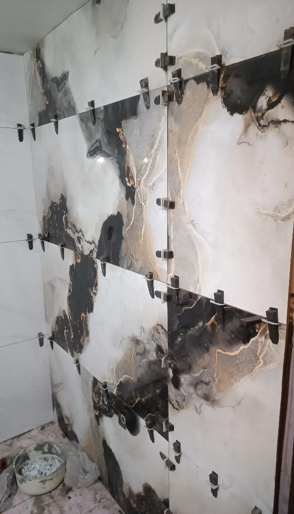 نصب انواع کاشی و سرامیک فقط چسبی|خدمات پیشه و مهارت|اصفهان, حسینآباد|دیوار