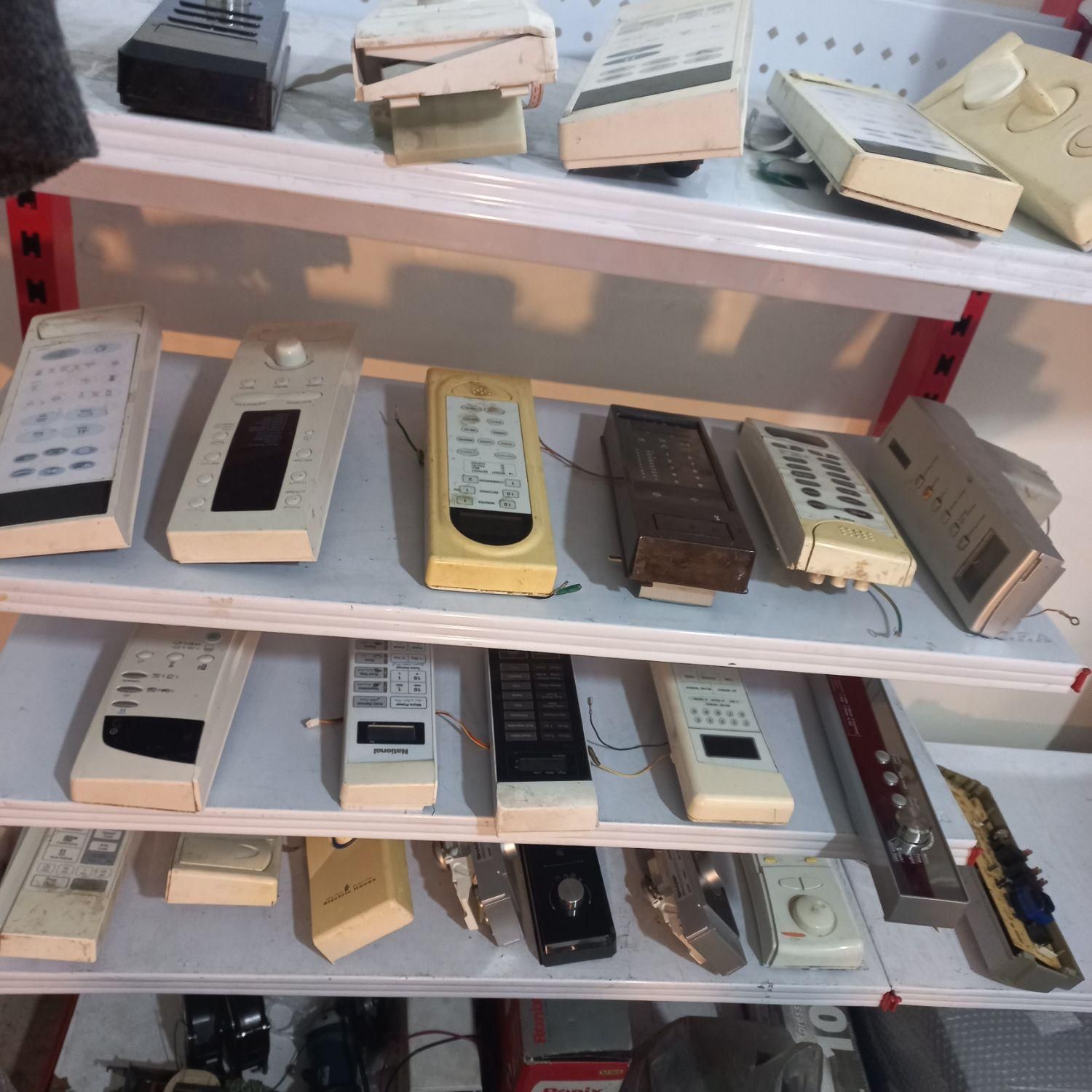 تعمیر برد ماکروفر و سولاردام ماکرویو با قیمت مناسب|خدمات پیشه و مهارت|تهران, جمهوری|دیوار