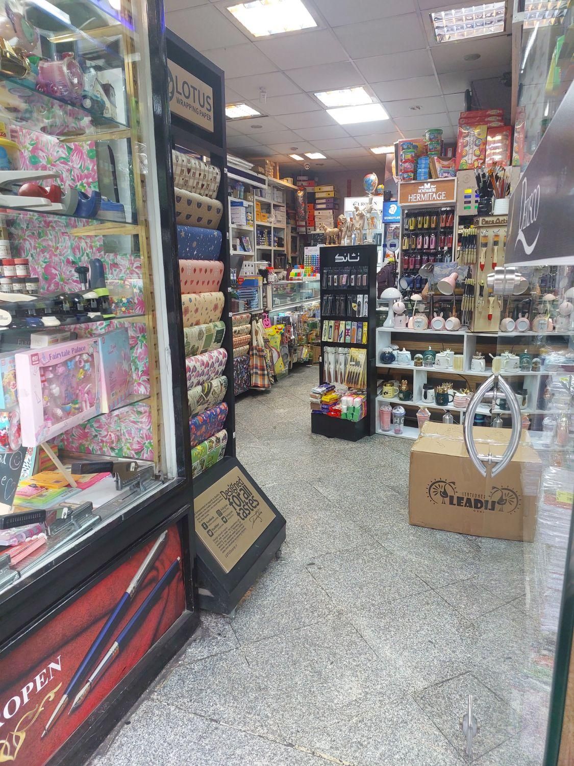 ۶۰ متر مغازه روبروی دانشگاه تهران بر اصلی خیابان|فروش مغازه و غرفه|تهران, فلسطین (میدان انقلاب)|دیوار