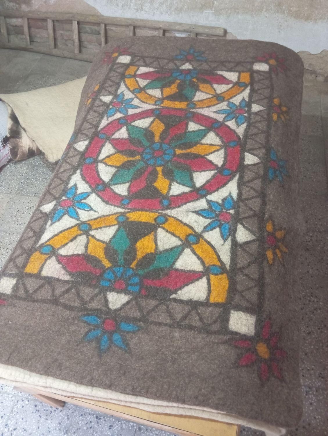 نمد فرش سنتی تزیینی با خواص طبی|گلیم، جاجیم، گبه|تهران, افسریه شمالی|دیوار