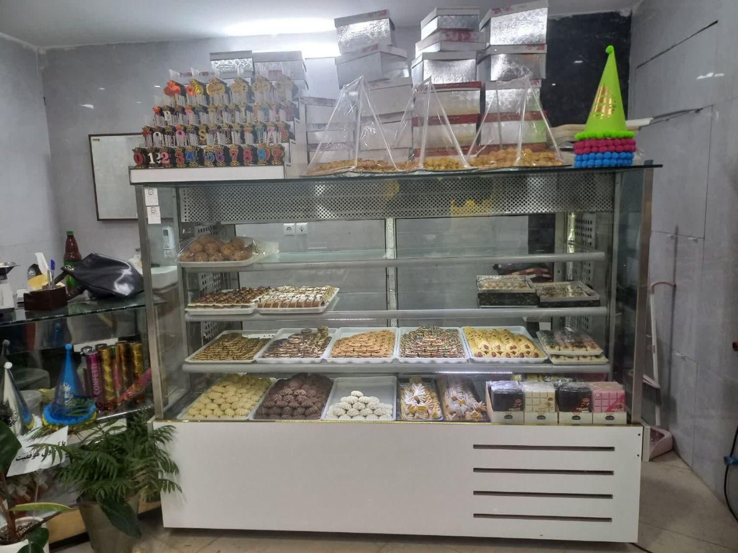 یخچال قنادی و قفسه شکلات|فروشگاه و مغازه|اصفهان, شهید رجایی|دیوار
