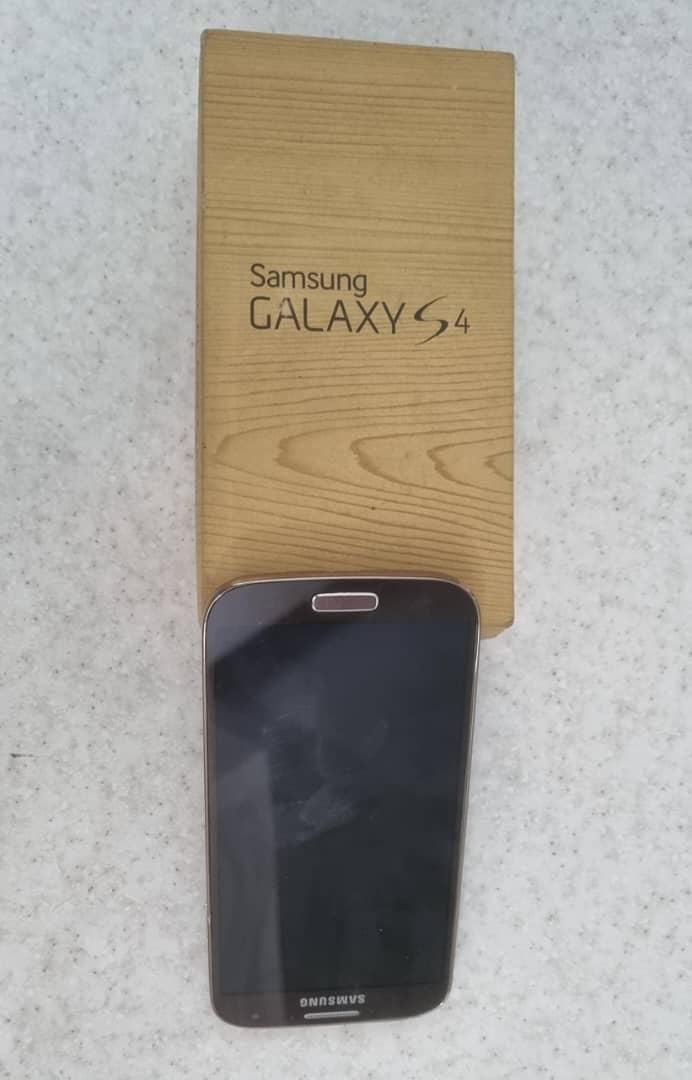 سامسونگ Galexy s4|موبایل|تهران, عباس‌آباد|دیوار