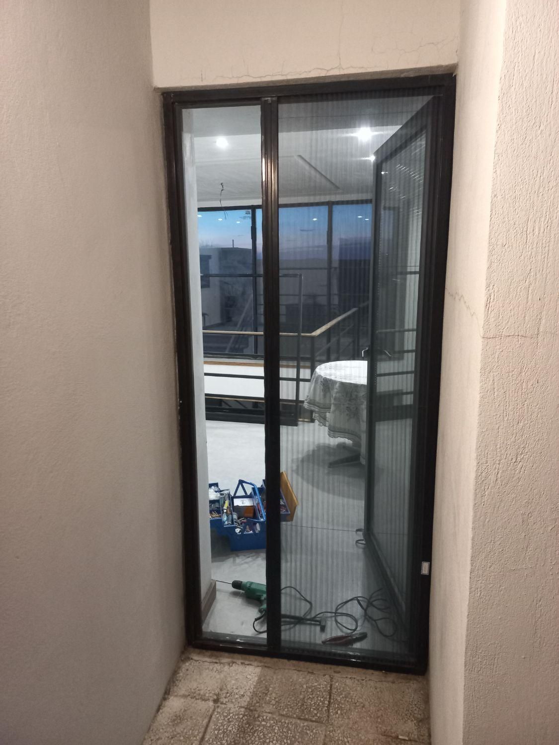 در پنجره دوجداره upvc توری پلیسه تعمیرات رگلاچ دوج|مصالح و تجهیزات ساختمان|همدان, |دیوار