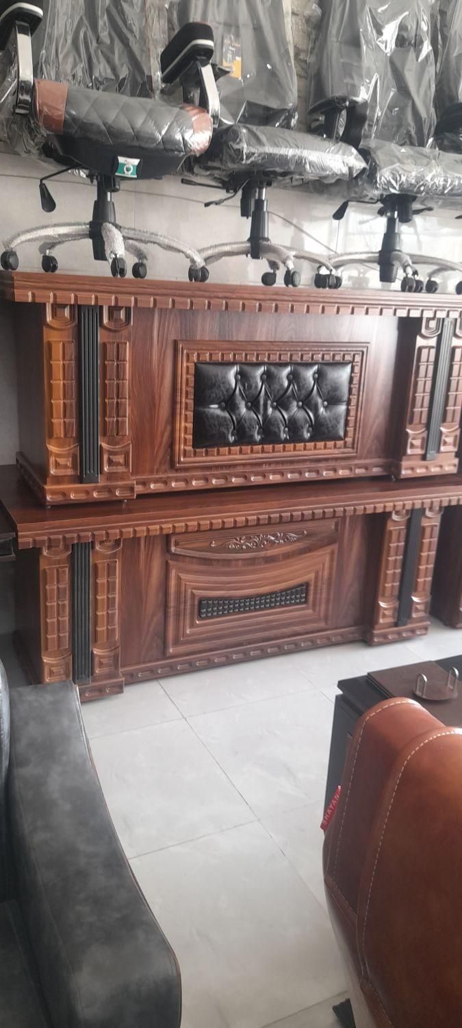 میز مدریت و صندلی اداری. نیم ست ۴نفره|دفتر کار|فردیس, |دیوار