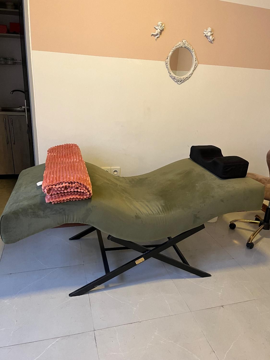 تخت مژه، صندلی مژه‌کار، بالشت مژه، پتو|آرایشگاه و سالن‌های زیبایی|تهران, جوادیه تهرانپارس|دیوار