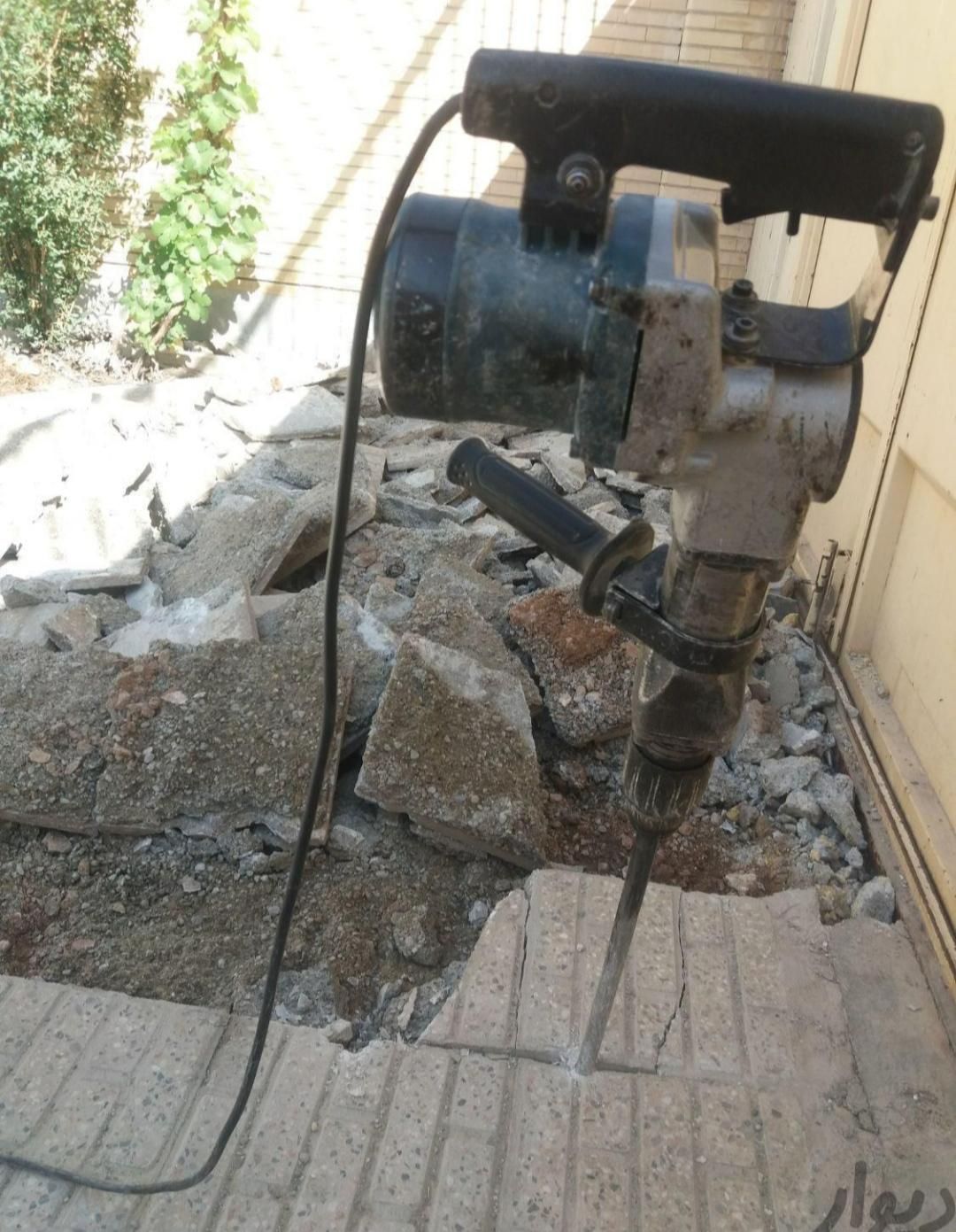 تخریب کلی و جزئی ساختمان|خدمات پیشه و مهارت|خرم‌آباد, |دیوار