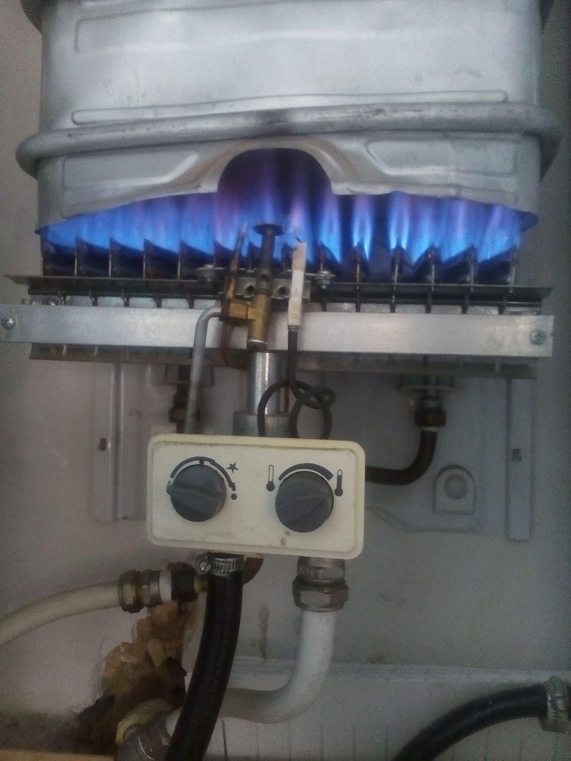 تعمیرات ضمانتی آبگرمکن دیواری وبخاری درمحل|خدمات پیشه و مهارت|مشهد, کوی سیدی|دیوار