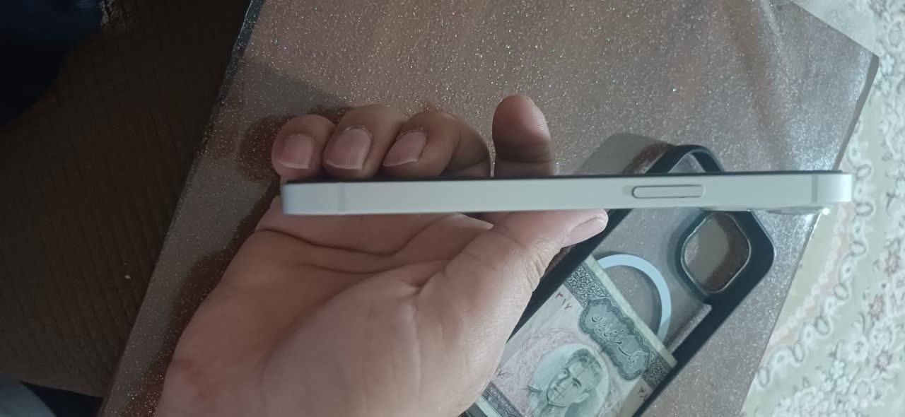 اپل iPhone 13 با حافظهٔ ۱۲۸ گیگابایت|موبایل|نسیم‌شهر, |دیوار