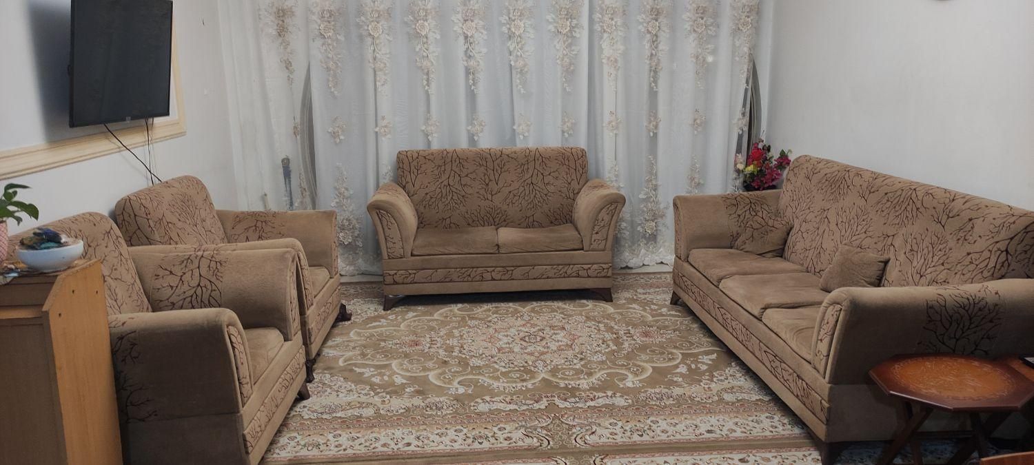 فروش فرش ومبل ونیز عسلی باهم این قیمت|فرش|تنکابن, |دیوار