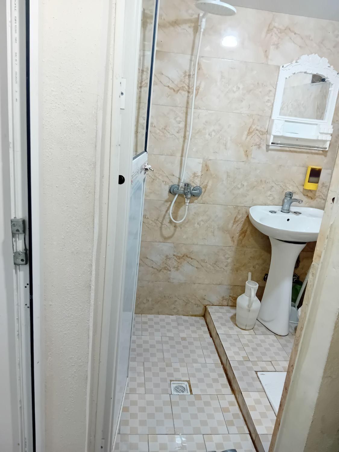 اجاره سوئیت نقلی وتمیز وامن داخل شهر|اجارهٔ کوتاه‌مدت آپارتمان و سوئیت|رشت, حومه رشت|دیوار
