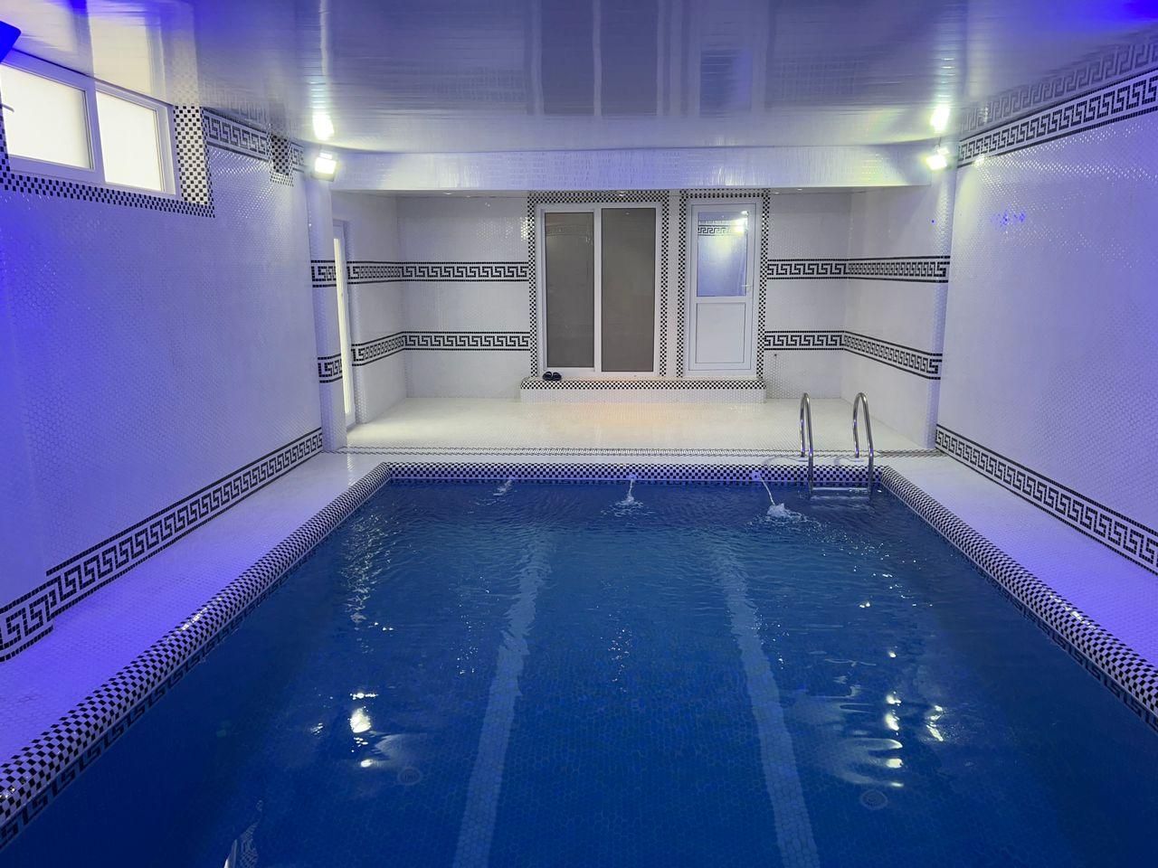 ویلا استخردار دربست|اجارهٔ کوتاهمدت ویلا و باغ|هچیرود, |دیوار