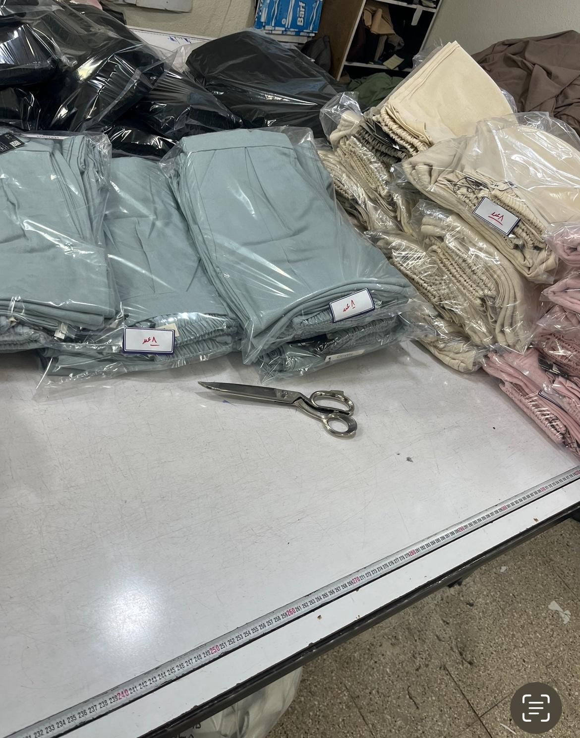 استخدام چرخکار و وسط کار و خیاط بیرون بر|استخدام صنعتی، فنی، مهندسی|تهران, مسعودیه|دیوار