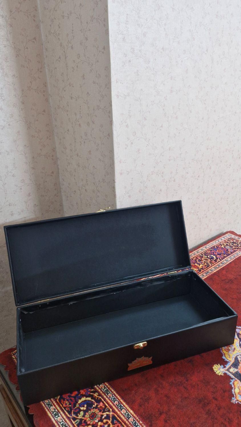 باکس گل قفل دار جنس چرمی|گل مصنوعی|تهران, نازی‌آباد|دیوار
