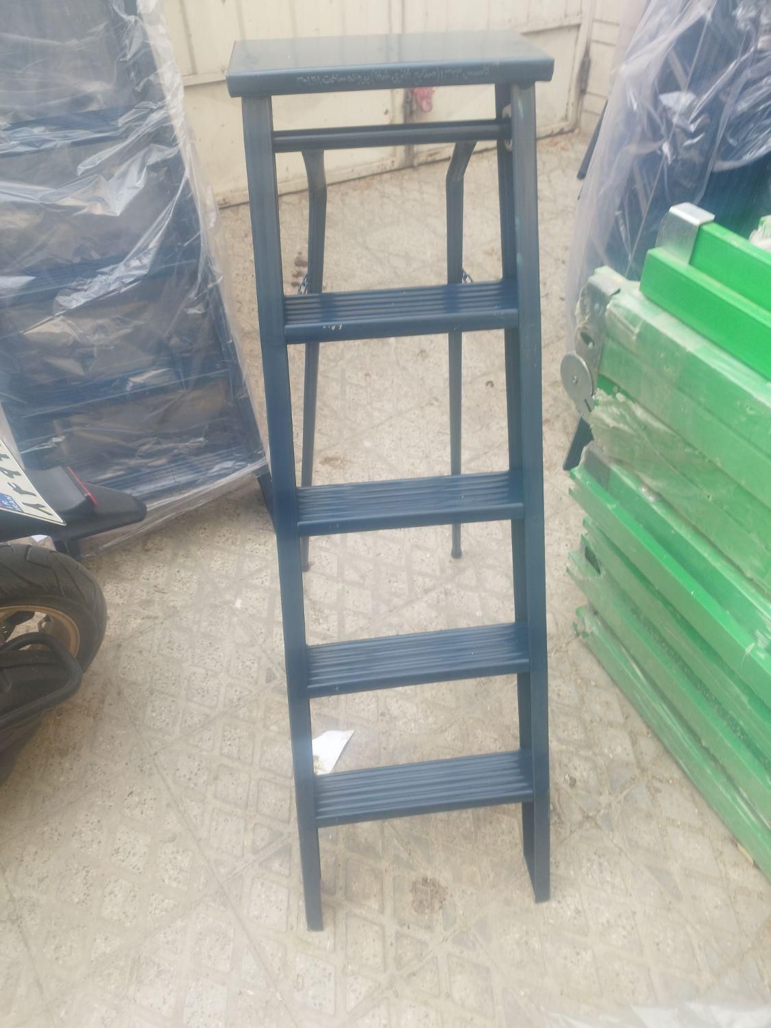 نربان نقاشی زنجیری شفا عمده و خرده|ابزارآلات|اصفهان, خرم|دیوار