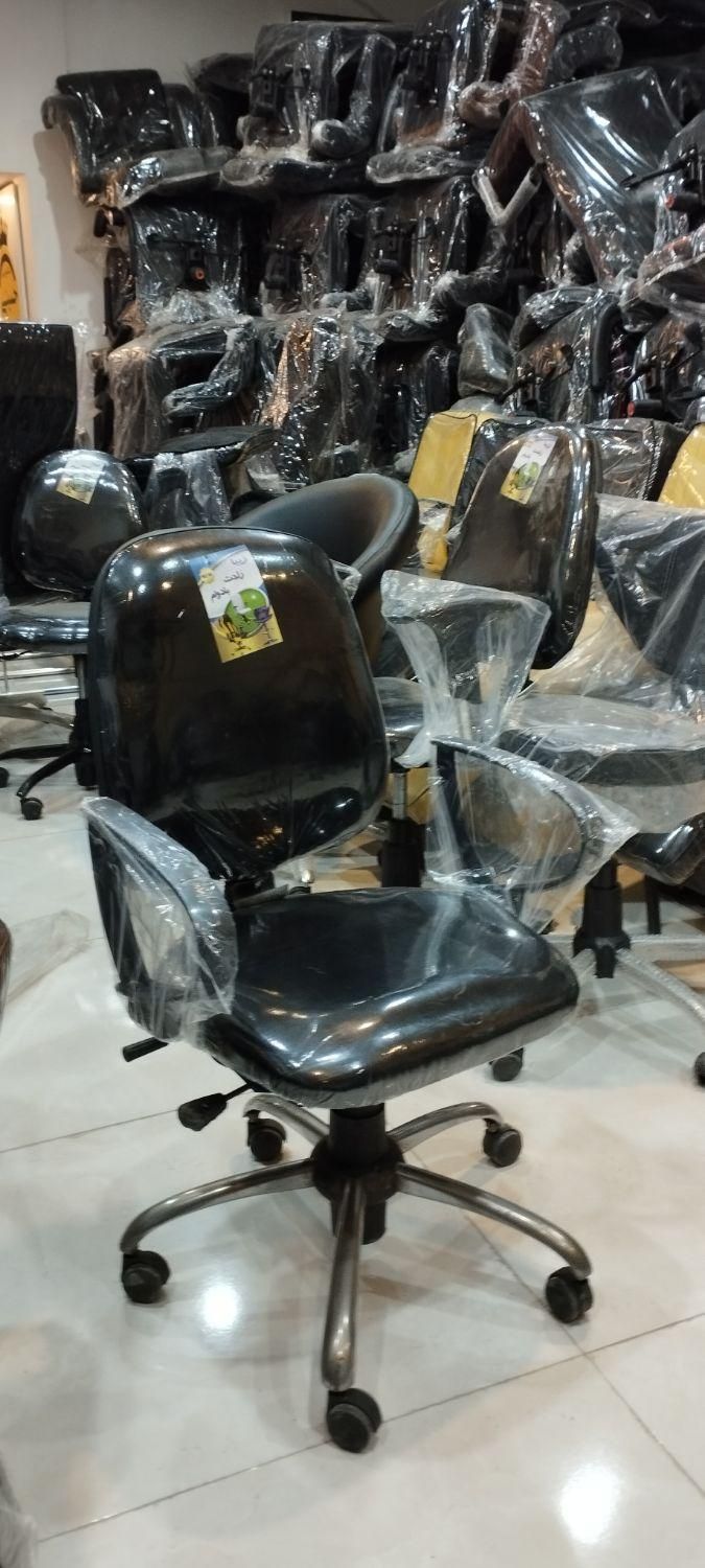 صندلی صدفی پایه فلزی|صندلی و نیمکت|مشهد, عبادی|دیوار