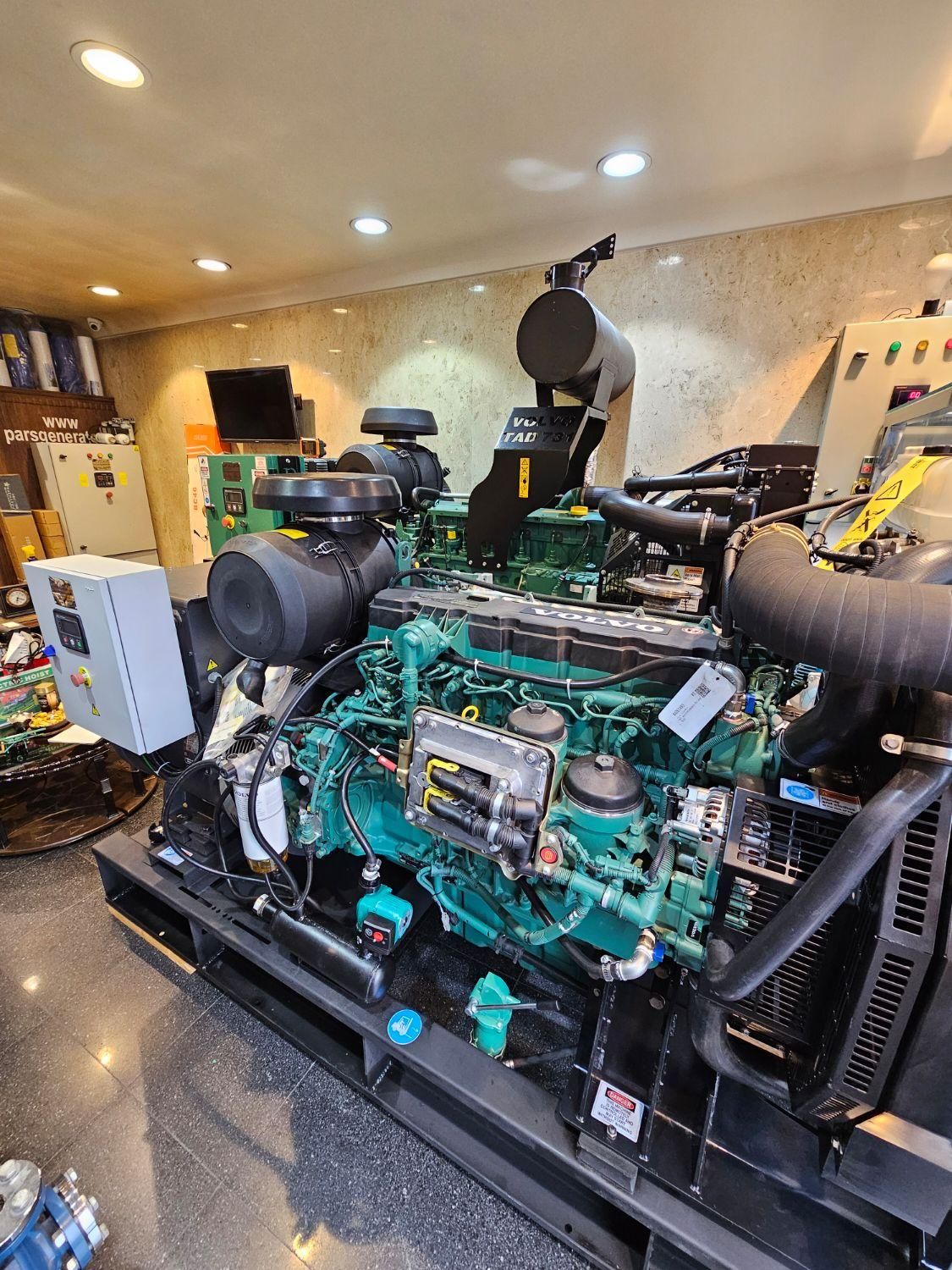 ولوو پنتا TAD734GE 275KVA آکبند|ماشین‌آلات صنعتی|تهران, بوستان سرخه حصار|دیوار