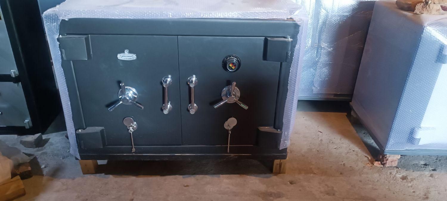 گاوصندوق زیرویترینی AS طلافروشی و موبایل گاو صندوق|ابزارآلات|تهران, نعمت‌آباد|دیوار