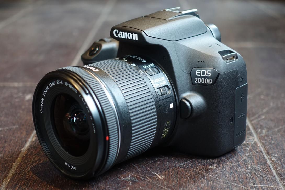 دوربین Canon D2000 شبیه نو با لوازم کامل|دوربین عکاسی و فیلم‌برداری|اصفهان, رزمندگان|دیوار