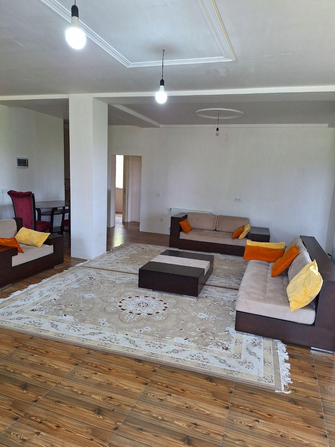 اجاره شبانه ویلا باغ همرا باتراس|اجارهٔ کوتاه‌مدت ویلا و باغ|چالوس, |دیوار