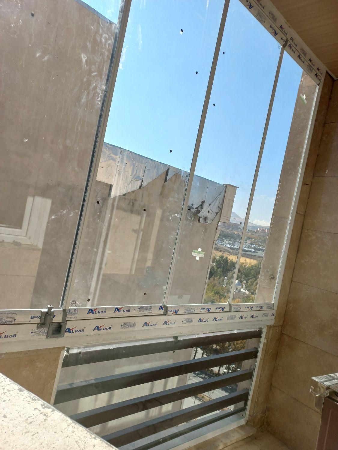 شیشه سکوریت وکرکره برقی وشیشه بالکنی بهنام|خدمات پیشه و مهارت|سنندج, |دیوار