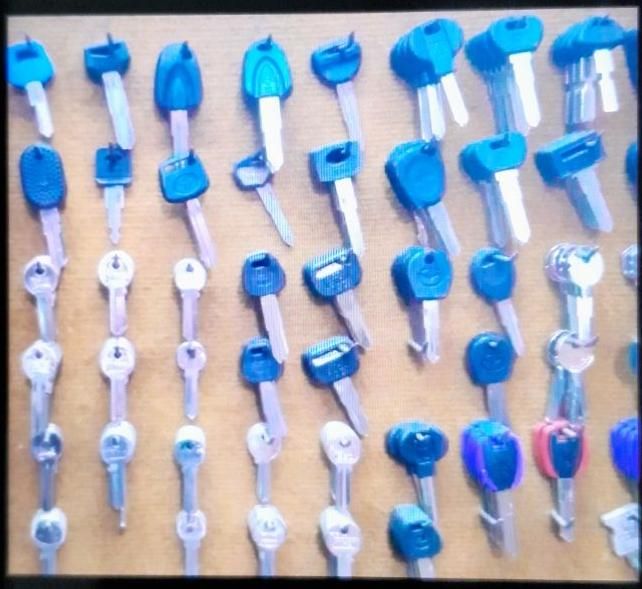 کلیدسازی و بازکردن قفل شبانه روزی|خدمات پیشه و مهارت|کرمان, |دیوار