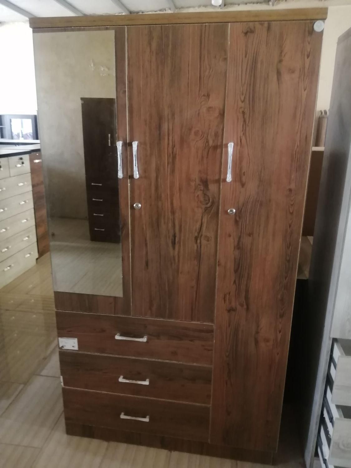 کمد. میز آرایش . دراور 3 درب 3 کشو|جاکفشی، کمد، دراور|یزد, |دیوار