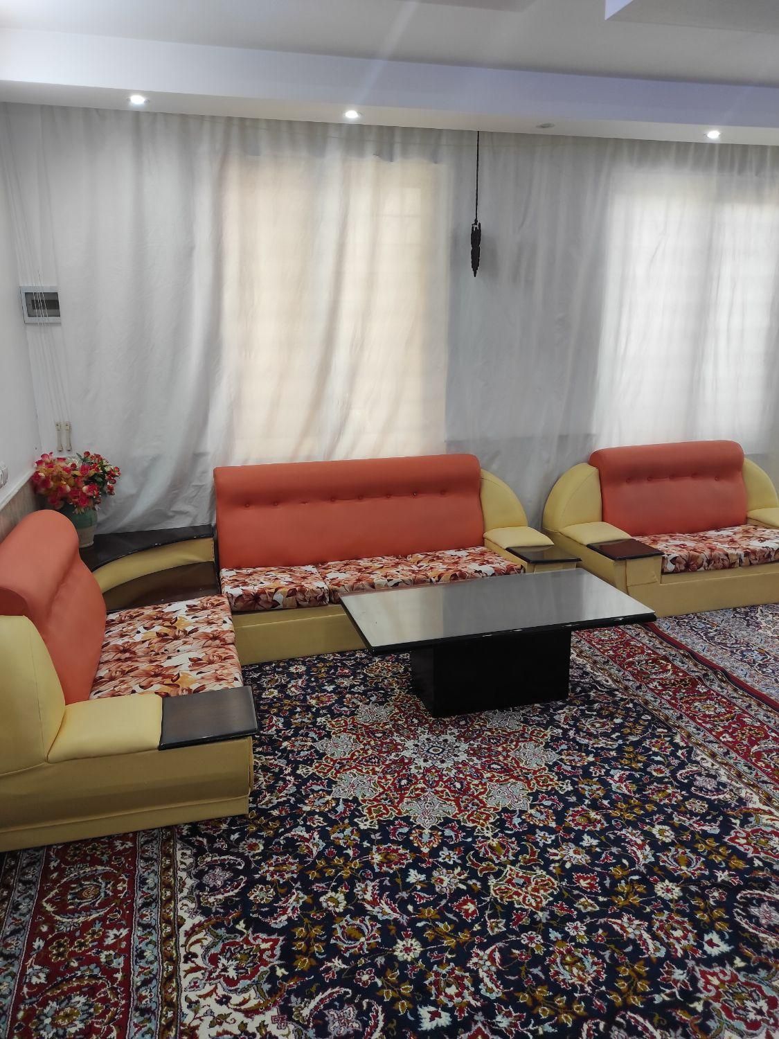 اجاره منزل روزانه/همکف/دربست/پارکینگ/سوییت مسافر|اجارهٔ کوتاه‌مدت آپارتمان و سوئیت|کاشان, دشت چال|دیوار