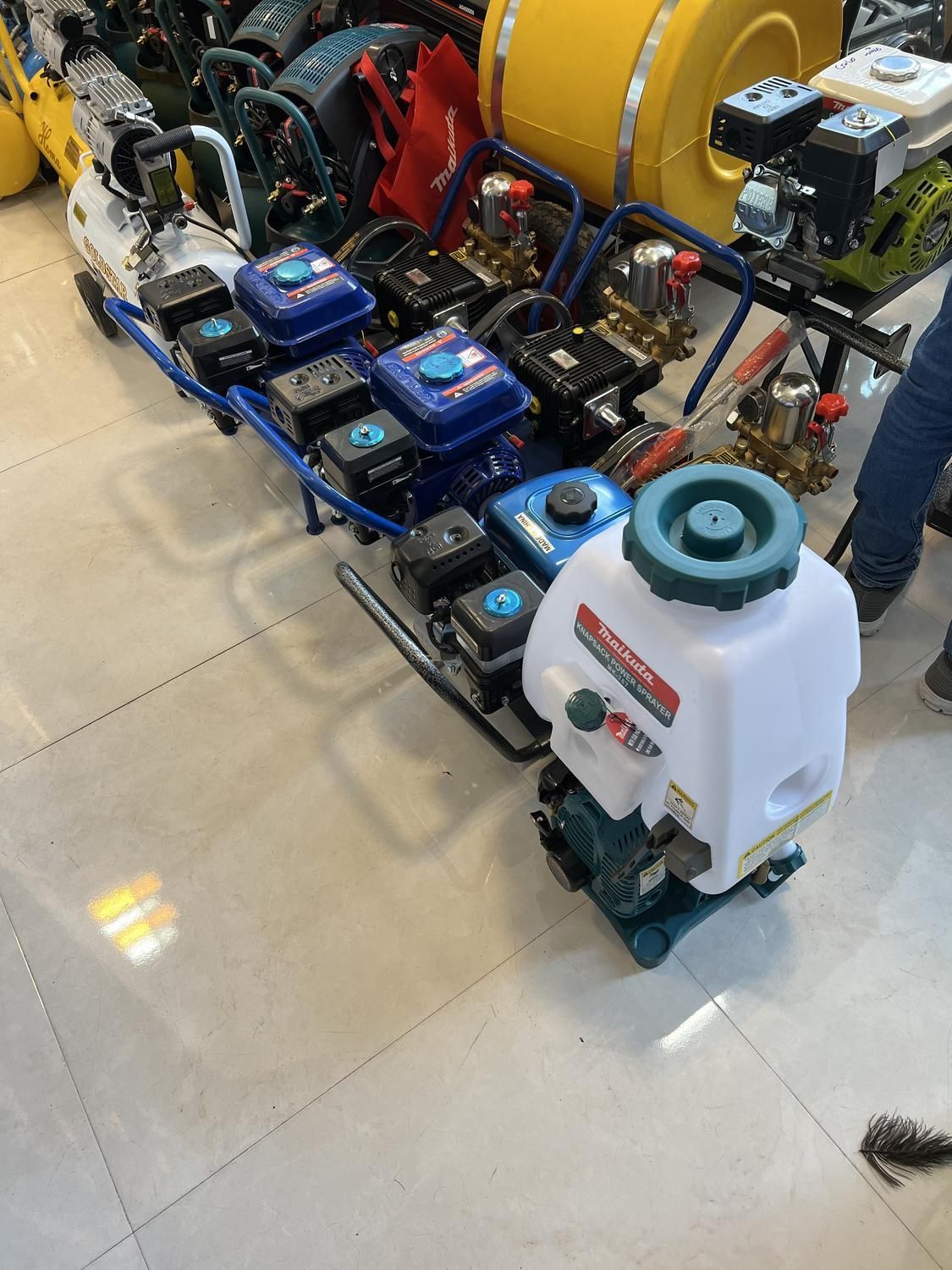 سمپاش پشتی شارژی دستی فرقونی زمبه ای|ماشین‌آلات صنعتی|مشهد, هنرور|دیوار