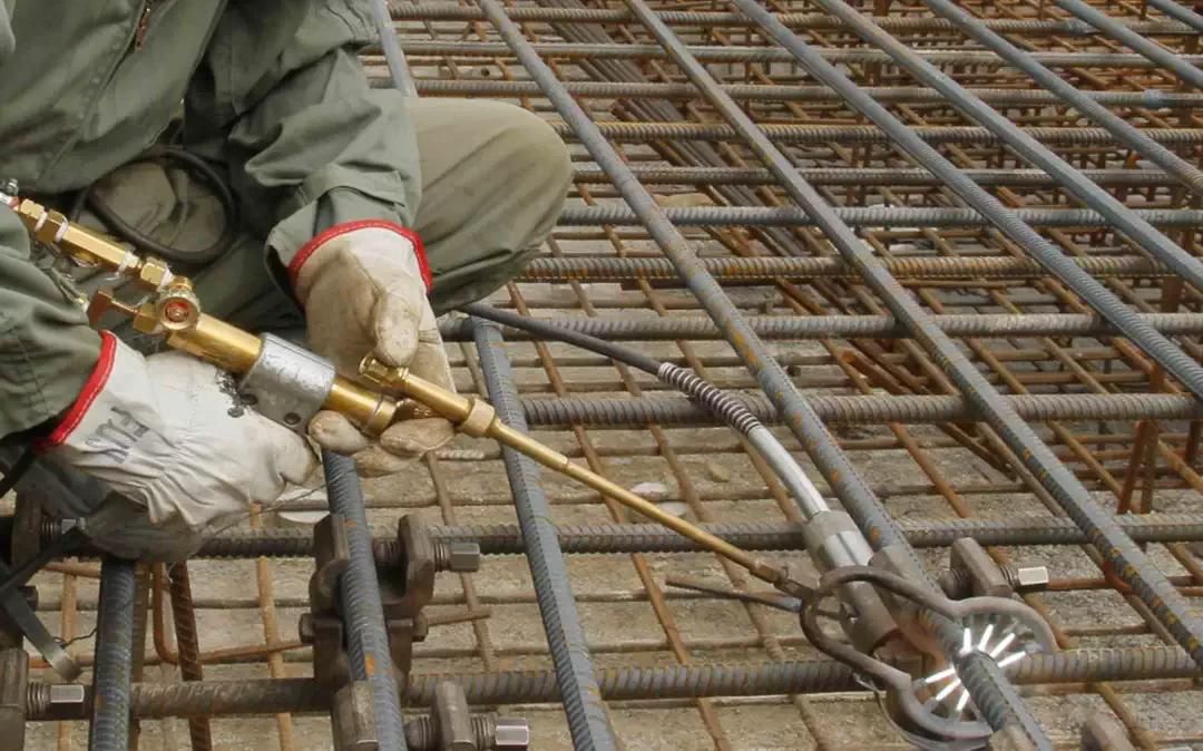 استخدام کارگر ساختمانی فورجینگ آرماتوربند داربستی|استخدام معماری، عمران و ساختمانی|ری, دیلمان|دیوار