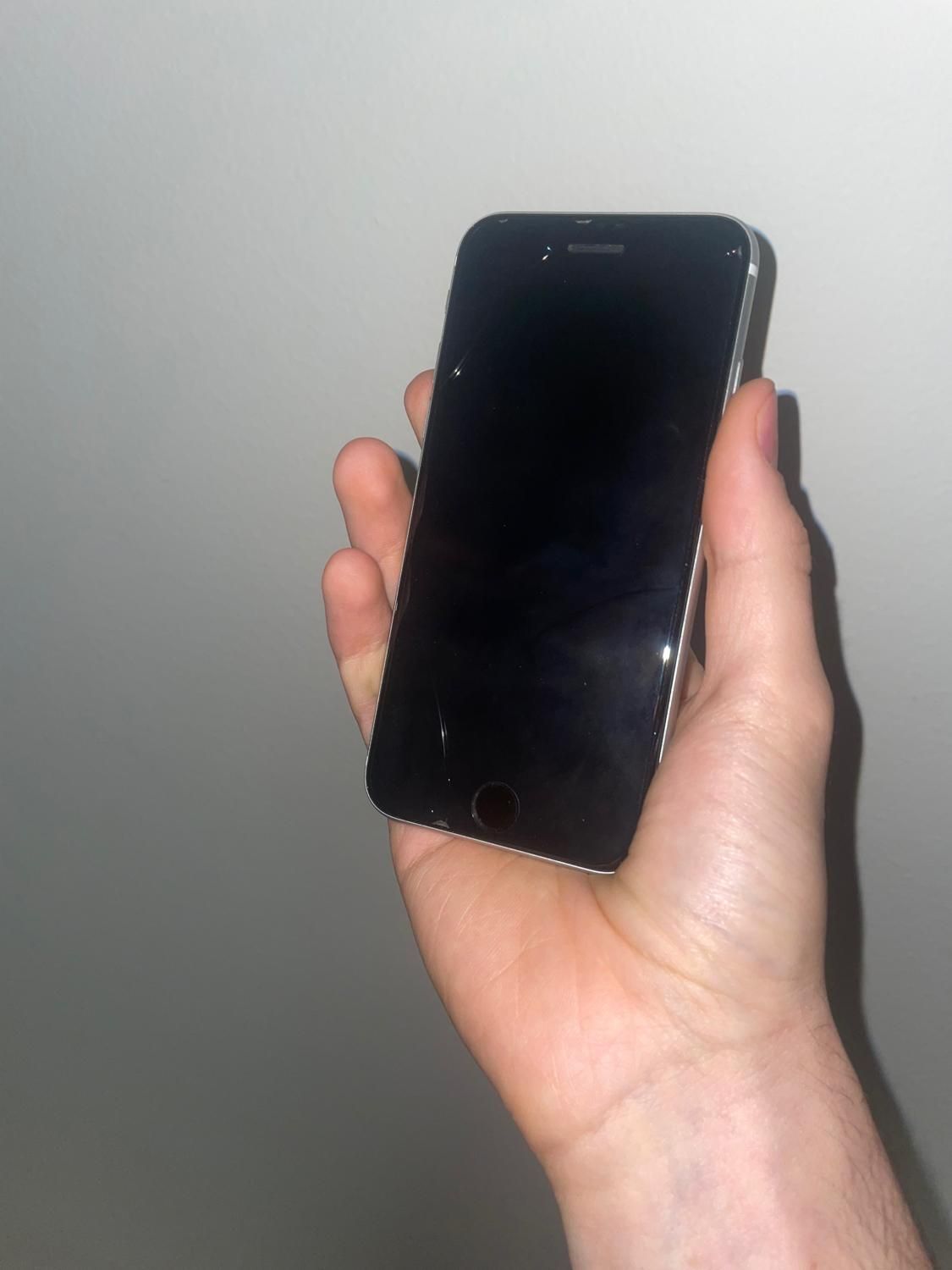 اپل iPhone SE (2020) با حافظهٔ ۲۵۶ گیگابایت|موبایل|تهران, ظفر|دیوار