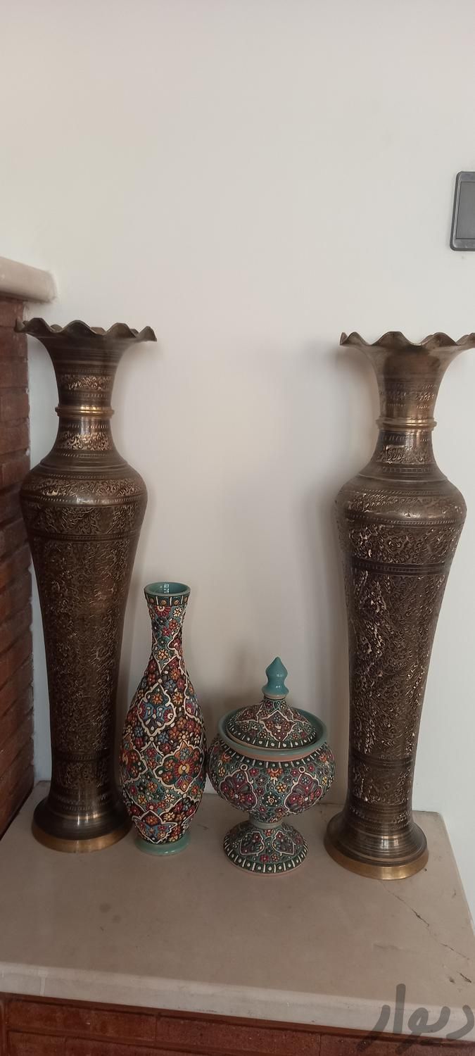 یک جفت گلدان  برنج قلم کاری اصفهان|صنایع دستی و سایر لوازم تزئینی|تهران, امیرآباد|دیوار