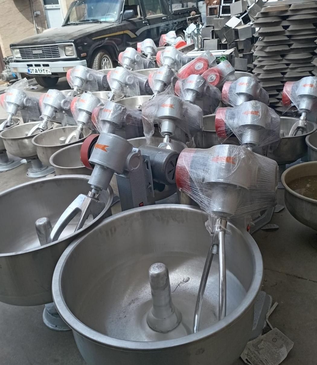 خمیرگیر/ آکبند از کارخانه/خمیرپهنکن و تنور گردان|فروشگاه و مغازه|اشنویه, |دیوار