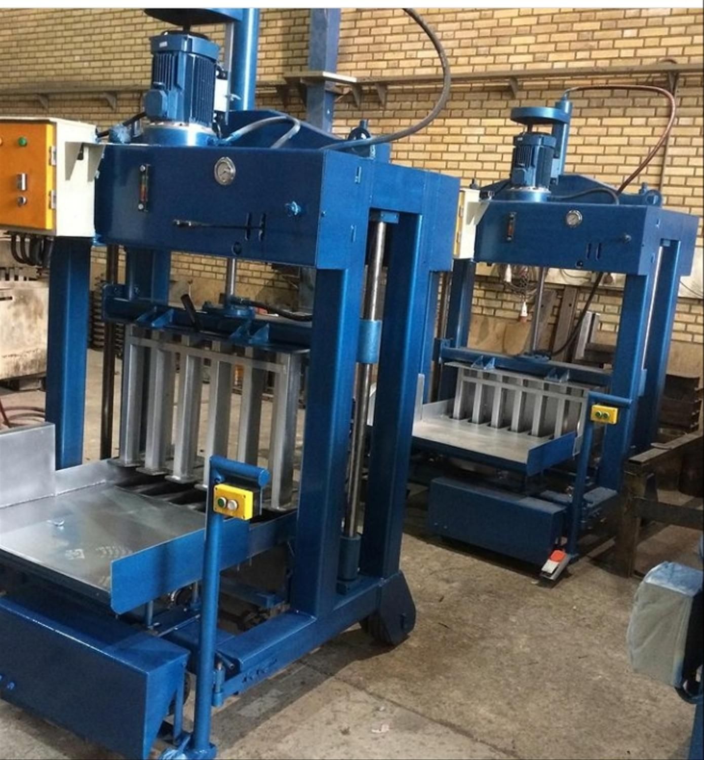 بلوک زن بالابر ساختمانی میکسر|ماشینآلات صنعتی|رشت, کوی جام جم|دیوار