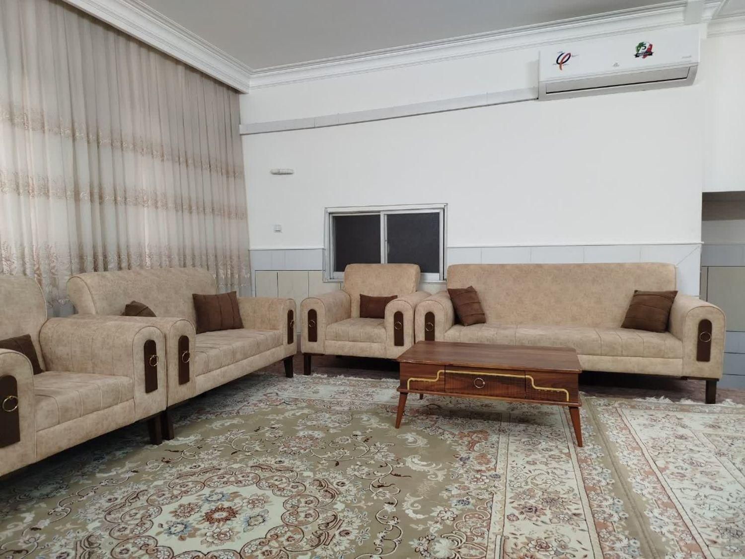 دو طبقه ساختمان هر دو دارای کولر گازی در مرکز شهر|اجارهٔ کوتاه‌مدت آپارتمان و سوئیت|کاشان, سرپله جدید|دیوار