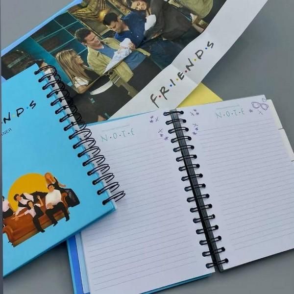 پلنر سالانه برند همیشه + پوستراستیکر Friends فرندز|لوازم التحریر|تهران, شمس‌آباد|دیوار