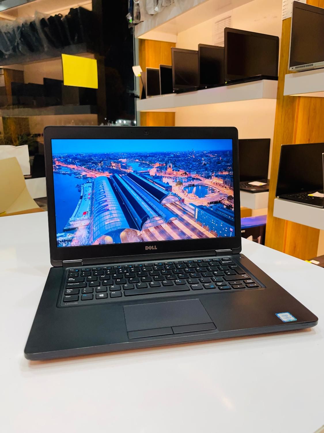 لپتاپDell Latitude5480 پردازندهi5 نسل6 رم8حافظه256|رایانه همراه|بوشهر, |دیوار