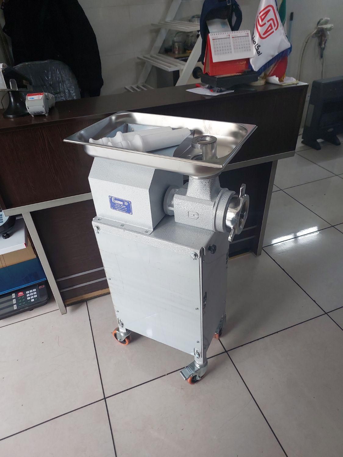 چرخ گوشت صنعتی چرخ دار سایز ۳۲ الکتروکار Ec16|کافی‌شاپ و رستوران|تهران, استاد معین|دیوار