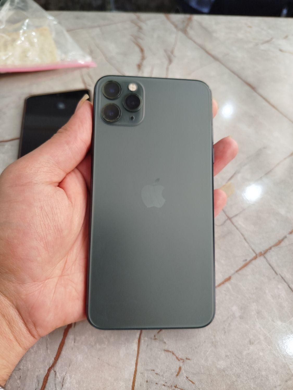 اپل iPhone 11 Pro Max با حلث ۹۱٪|موبایل|قم, نخودی|دیوار